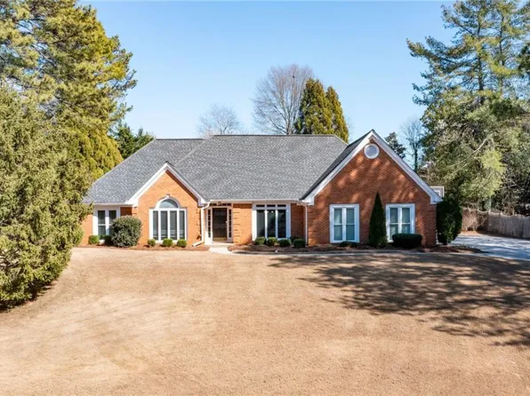 330 Todwick Dr, Roswell, GA 30075