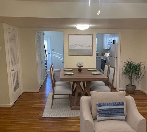 Flexible floor plan-dining area.