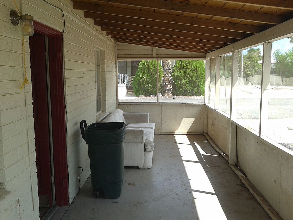 Sundowner #72 Covered Screened Porch