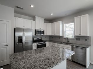 216 Hipps Crossing Dr, Simpsonville, SC 29680