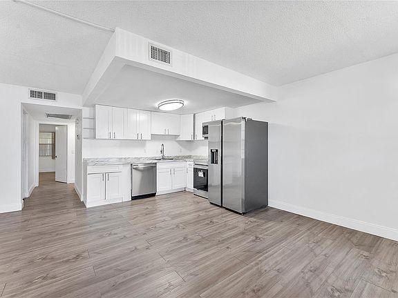 3rd image of 1052 Hythe #1052