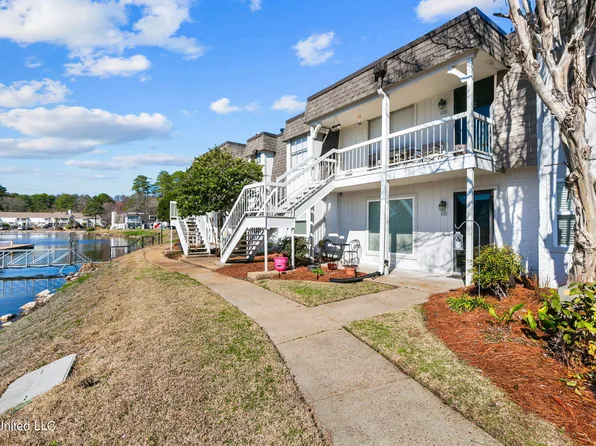 550 Post Rd APT 903, Ridgeland, MS 39157