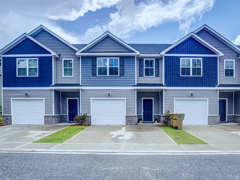 Governor Treutlen Cir — Photo 32