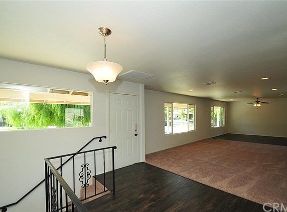 5th image of 1039 E Park Ave