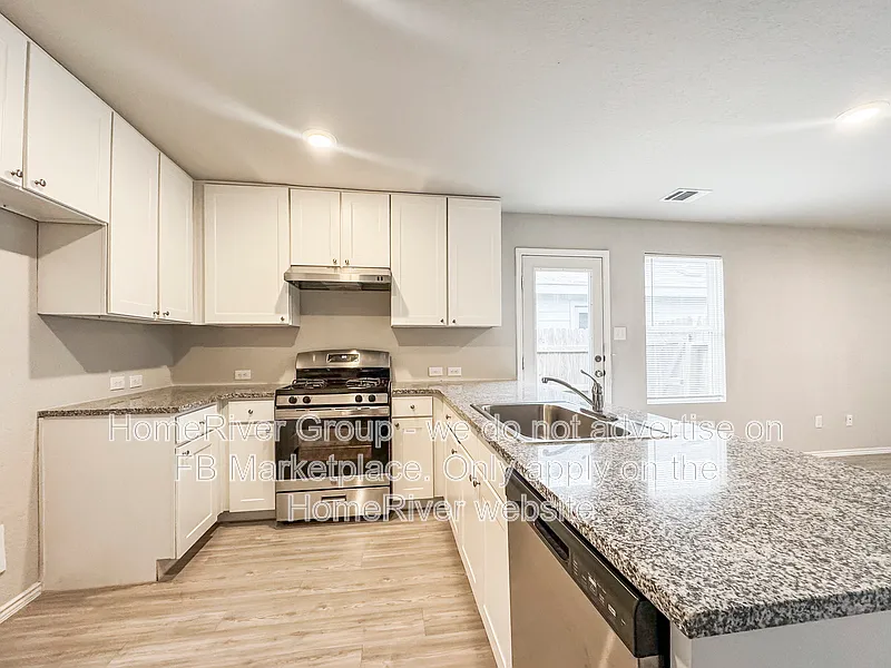 3 bed, 2.0 bath, 1016 sqft, $1,420 — Photo 3