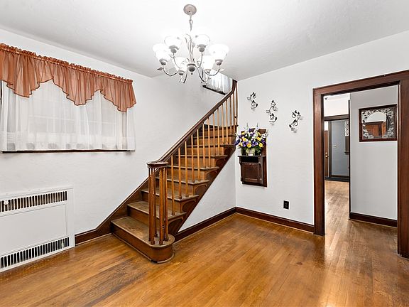 5th image of 162 Spencer Ave