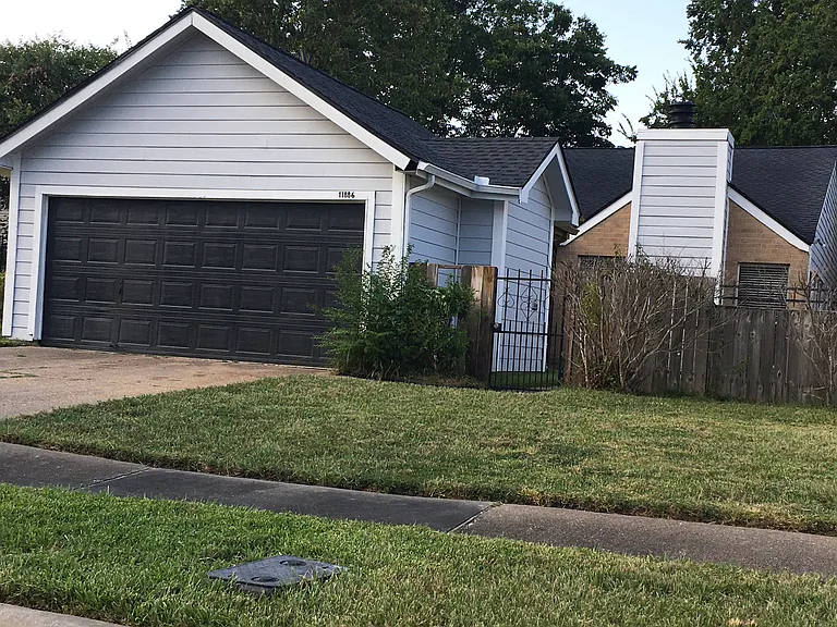 11886 Fairpoint Dr — Photo 5