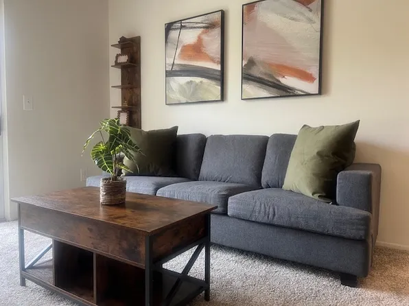 Lexington Manor Apartments