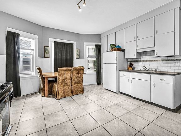 5th image of 6808 Lansing Ave