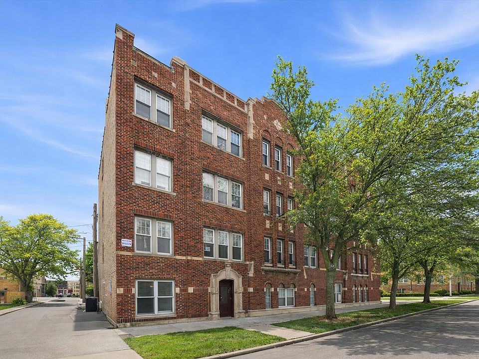 1st image of 2504 W Balmoral Ave APT 1D