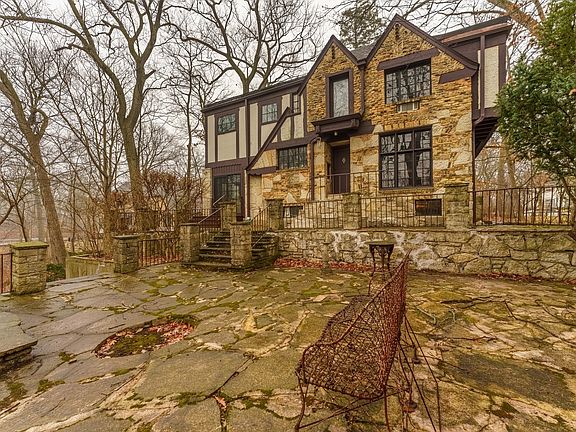 3rd image of 219 Woodland Rd