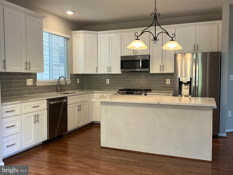 7689 Graysons Mill Ln — Photo 8