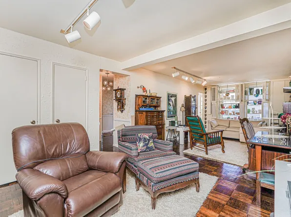 2711 Avenue X image 6 of 41