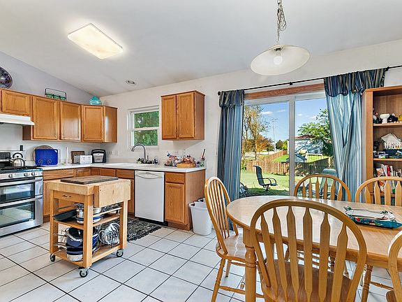 5th image of 2 Asbury Ct