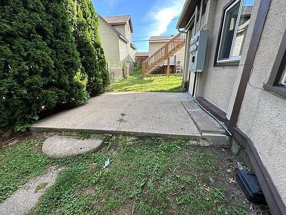 5th image of 654 Fuller Ave