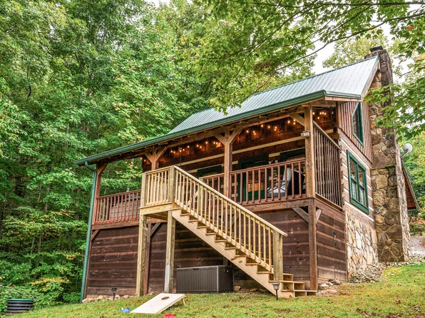 4093 Hickory Hollow Way, Sevierville, TN 37862