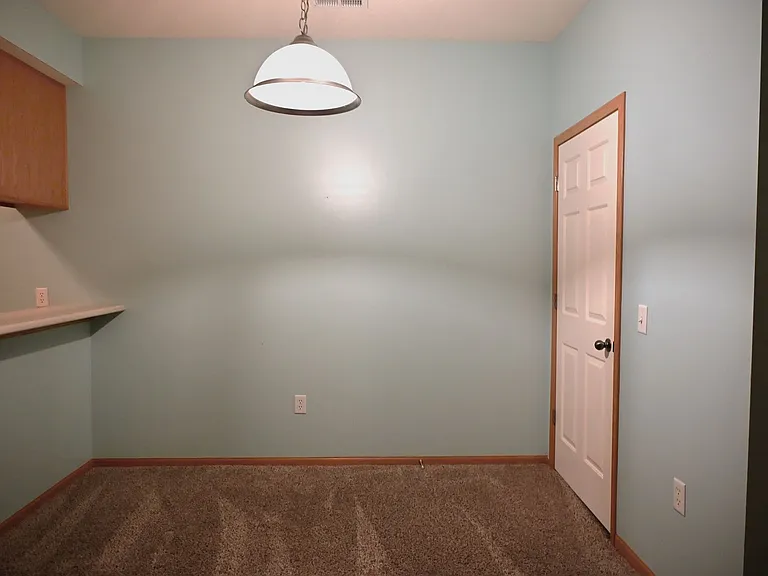 1110 NE 6th Ln #5 — Photo 6