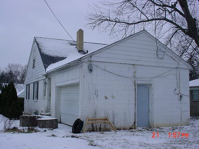 2nd image of 3239 Winfield Ave