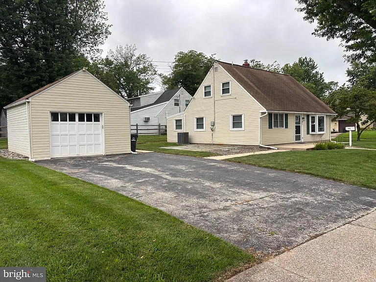 64 Valley Rd — Photo 2