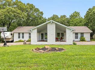 3017 N Strawberry Dr, Fayetteville, AR 72703