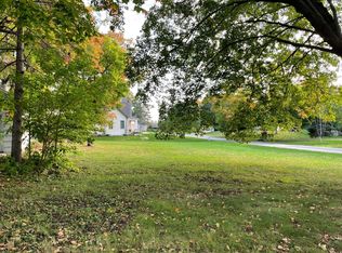 3605 Montgomerie Ave, Deephaven, MN 55391