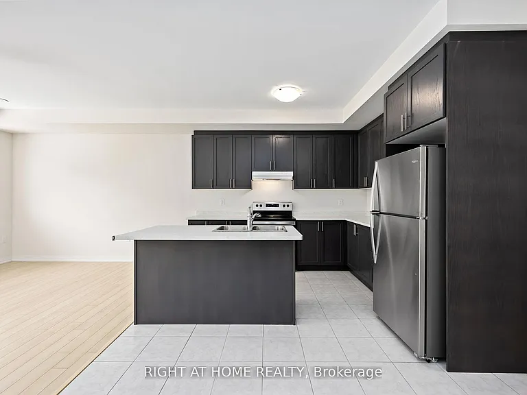 31 Sissons Way — Photo 6