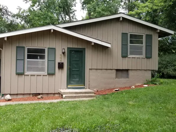 202 Brookside Dr, Belton, MO 64012