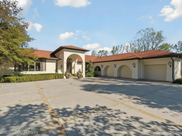 9109 N Territorial Rd, Plymouth, MI 48170