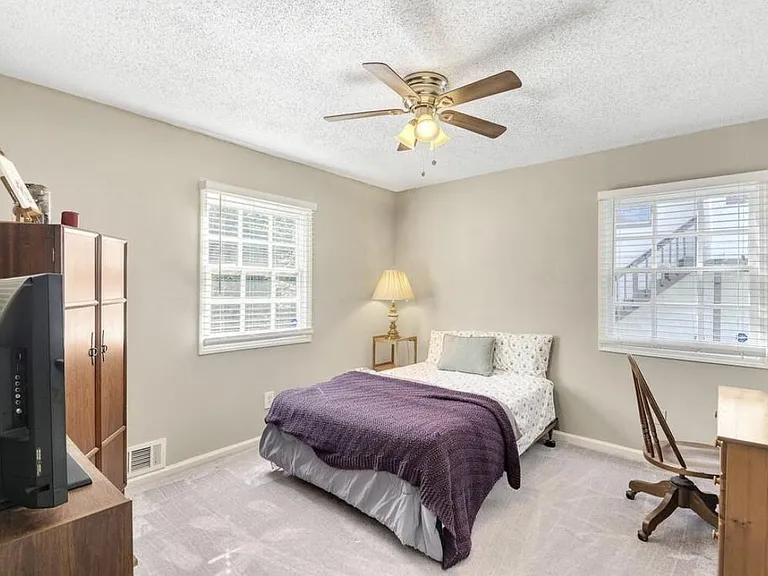 1352 Lockhaven Cir SW — Photo 18