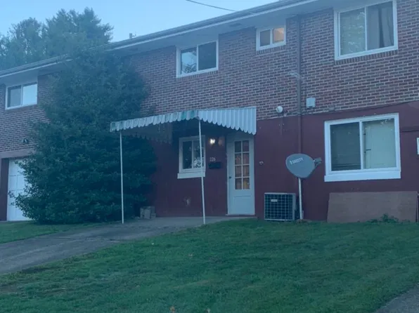 728 6th St #3, New Martinsville, WV 26155