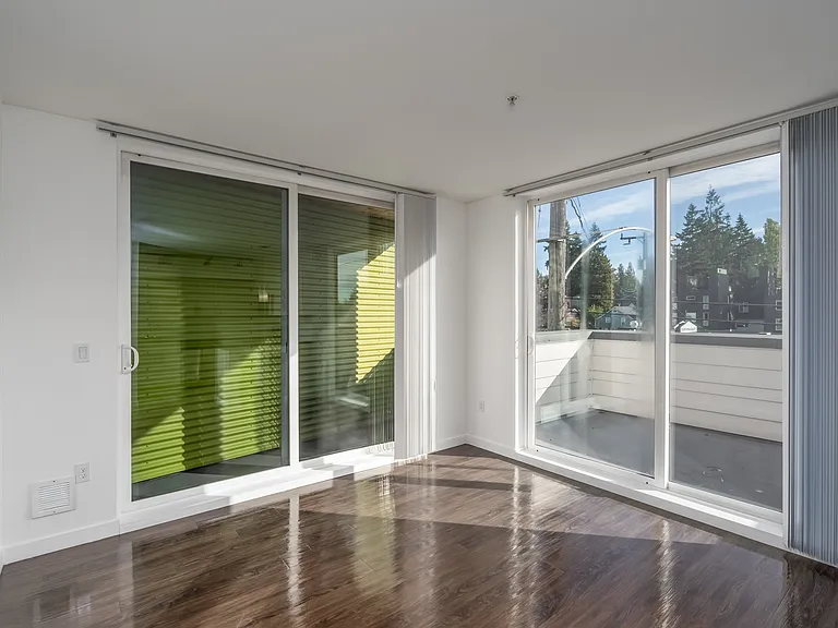 Greenwood Place Apartments — Photo 9