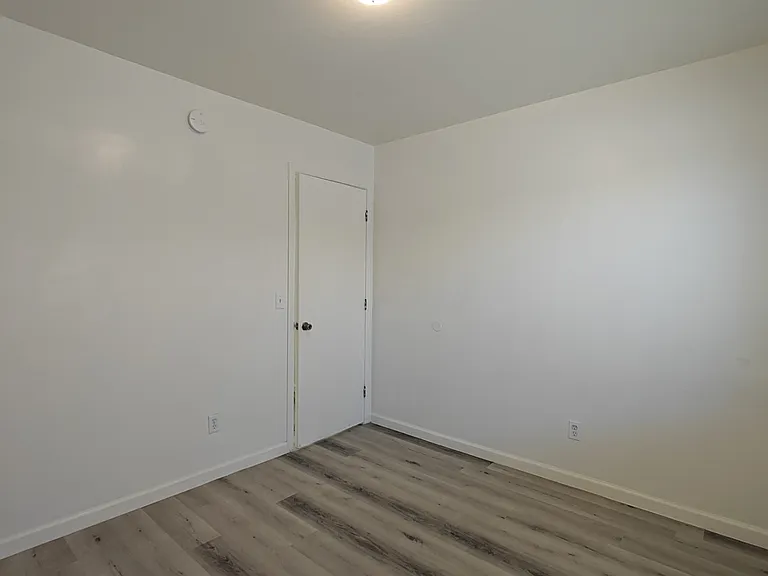 133 W Lester St — Photo 9