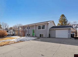 2411 E Main St, Mankato, MN 56001