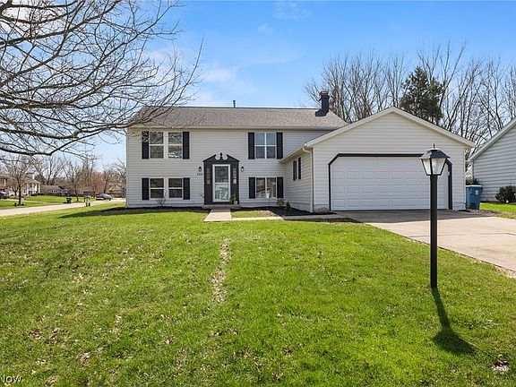 2nd image of 4820 Emerald Ln