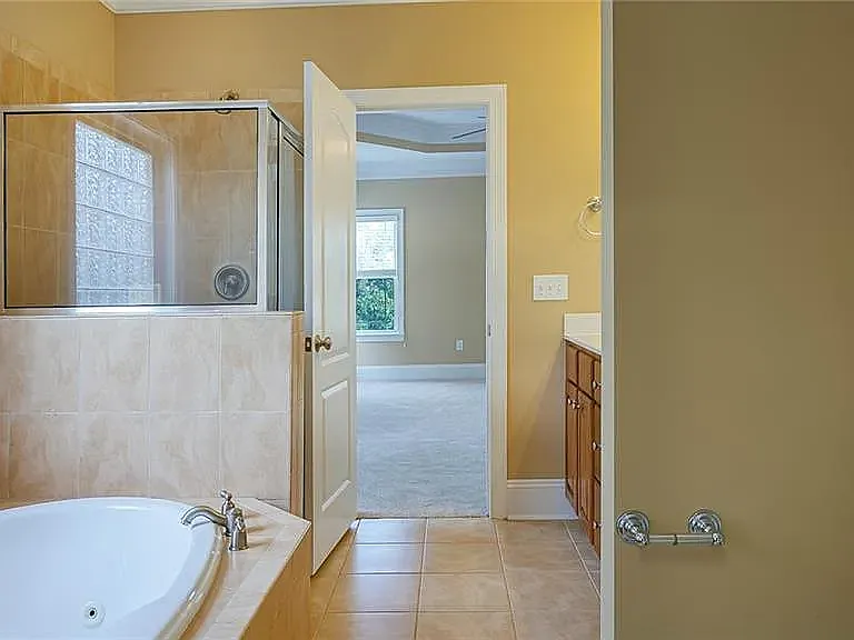 4009 Cedar Point Ave — Photo 23