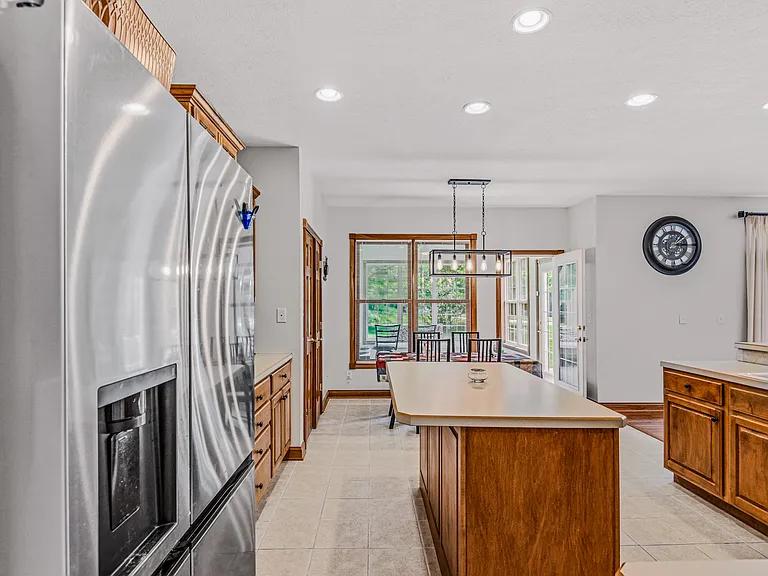 725 Greystone Ct — Photo 13