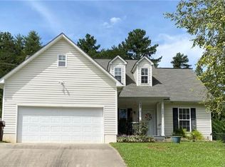 202 S River Glen Dr, Morganton, NC 28655