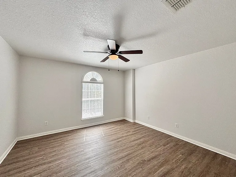20527 Cliff Park — Photo 17