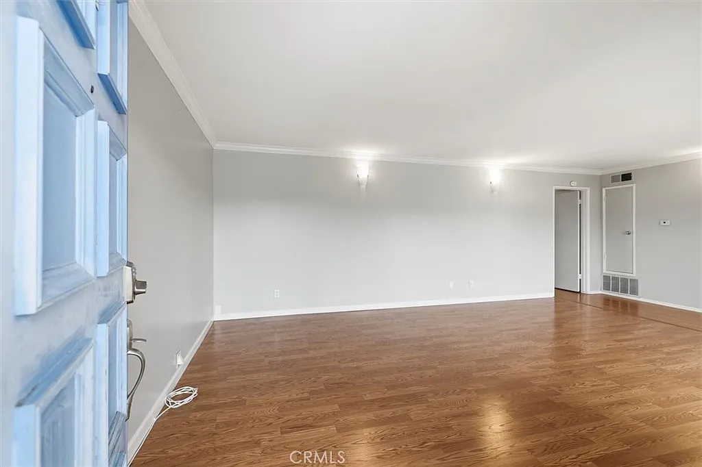 2 bed, 1089 sqft, $2,700 — Photo 3