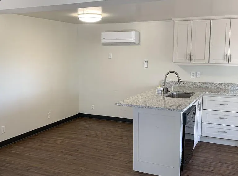 1138 N McKinley Ave #5 — Photo 2