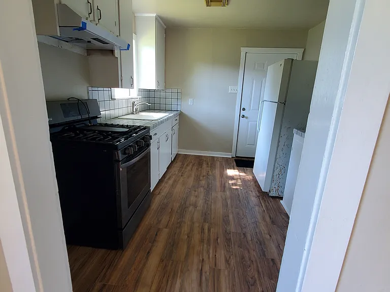 4002 Rosedale Ln — Photo 12