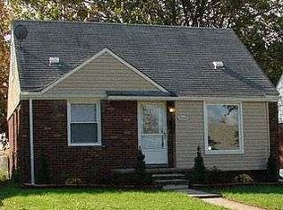 26449 W Hills Dr, Inkster, MI 48141