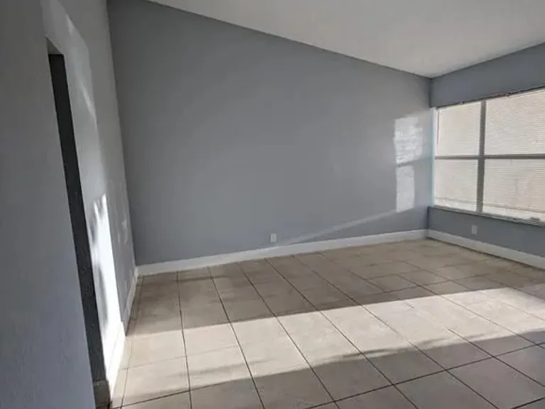 1350-1350 White Pine Dr — Photo 4