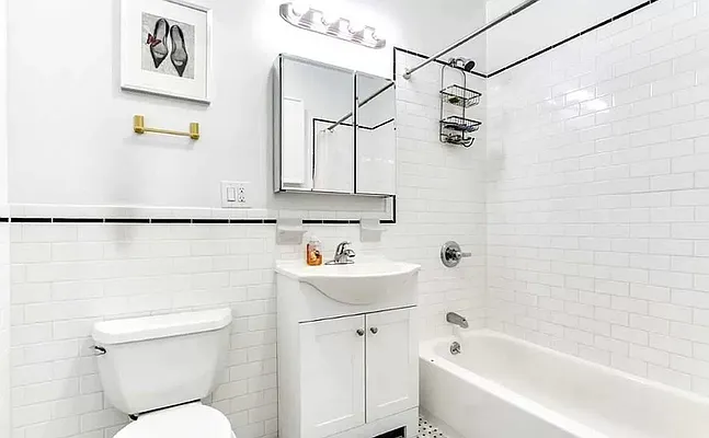 Rented by Evergreen Realty & Investments | media 19