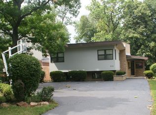855 Marion Ave, Highland Park, IL