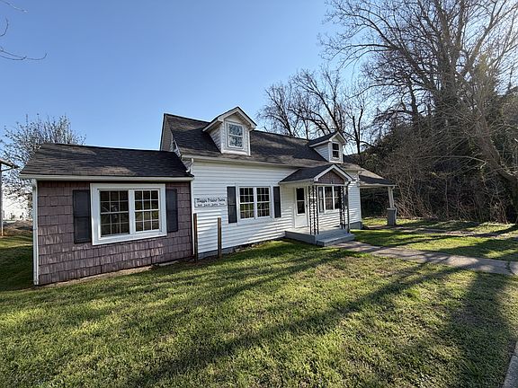 3rd image of 607 C St