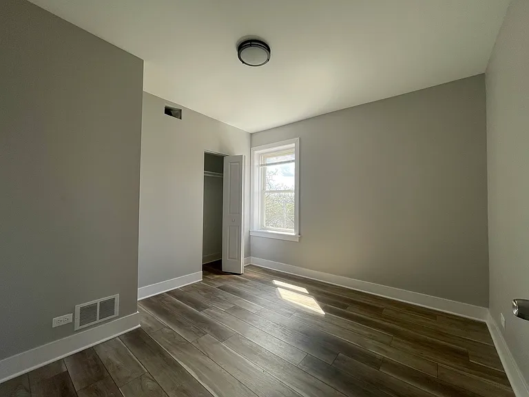 722 N Austin Blvd #3W — Photo 8