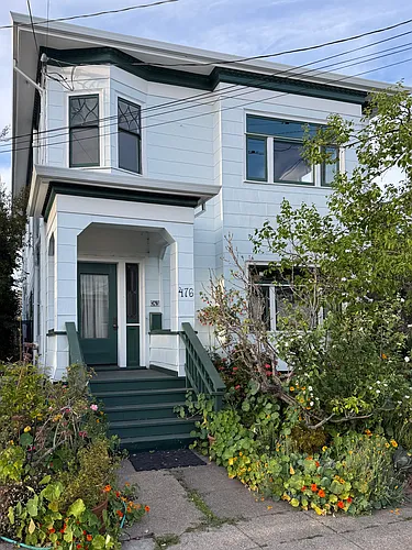 476 43rd St Photo 1