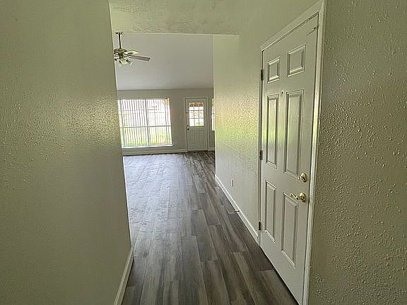 4th image of 2820 Woodhall Ct