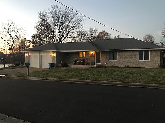 4th image of 401 Meadowmere Dr